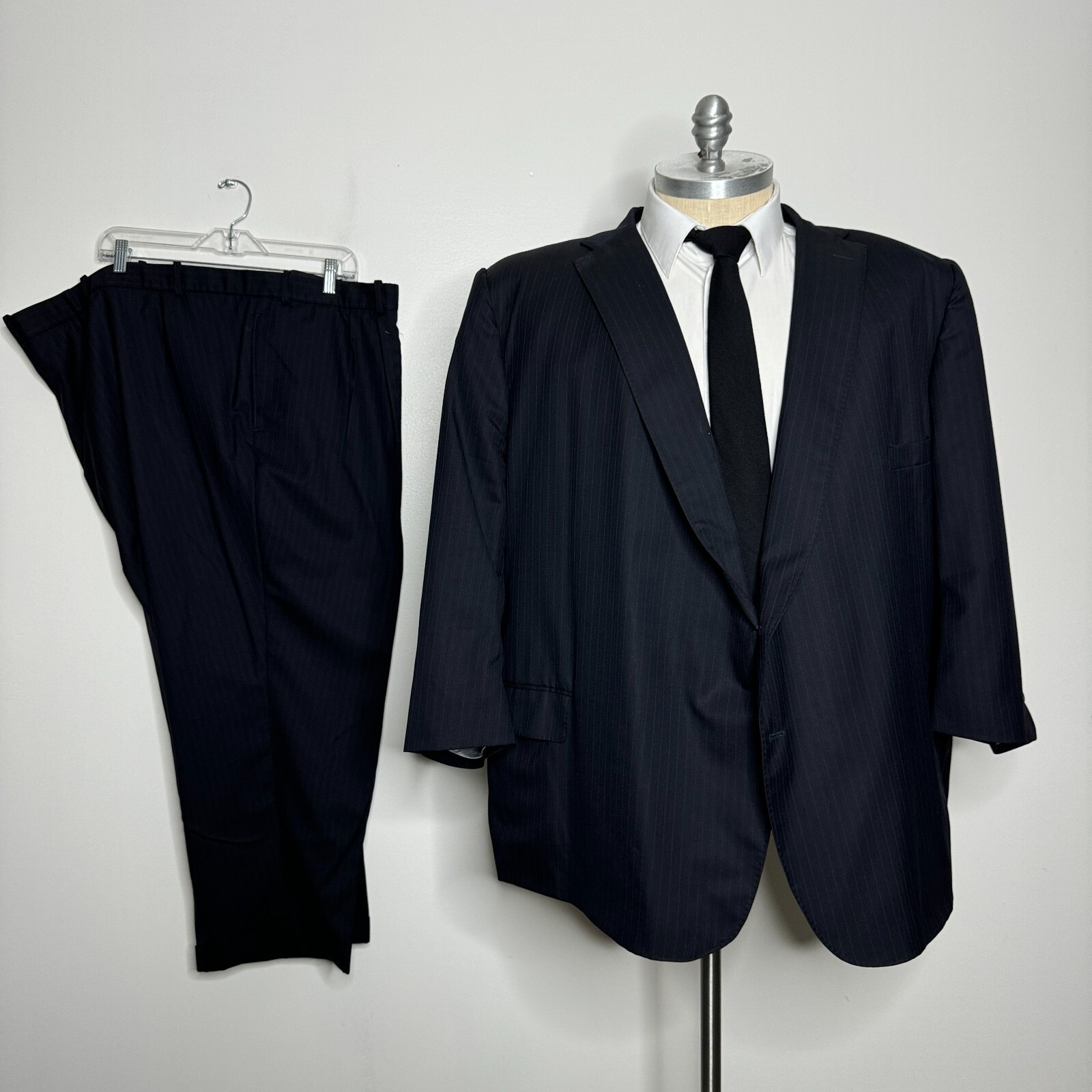 Royal Classic Suit Mens 60s 58w Navy Blue Pinstripe Pleated Cuffed Wool Blend